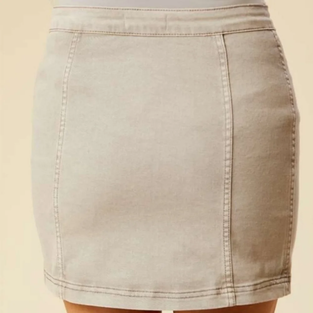 NWT Altar'd State Fitted Side Button Mini Skirt - Picture 3 of 7